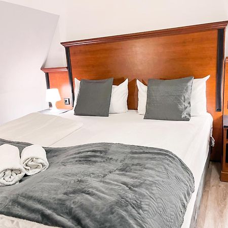 City Hotel West Франкфурт на Майн Екстериор снимка